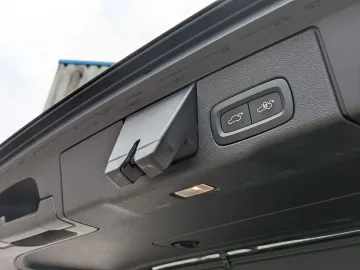 Car image 35
