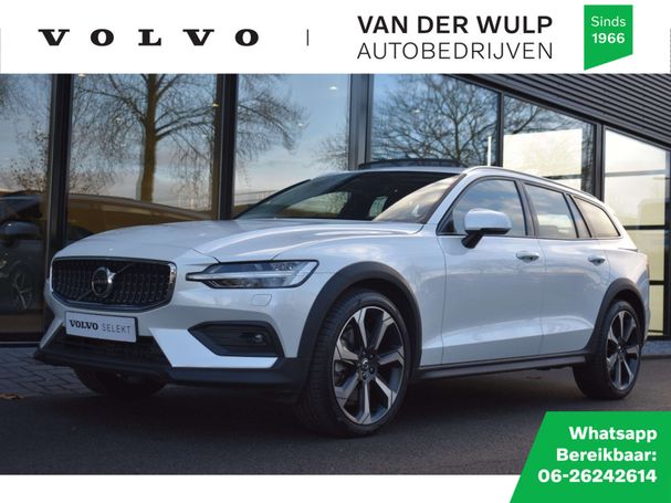 Volvo V60 Cross Country AWD B5 184 kW image number 1