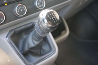 Car image 32