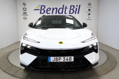 Car image 3