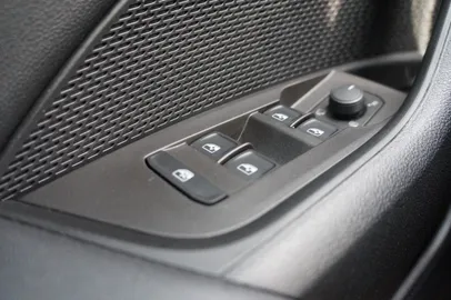 Car image 38