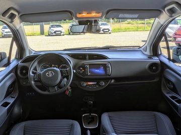 Car image 11