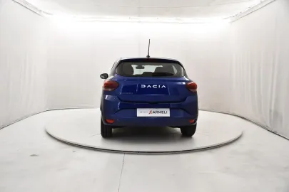 Car image 3
