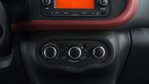 Car image 36