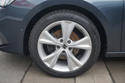 Car image 29