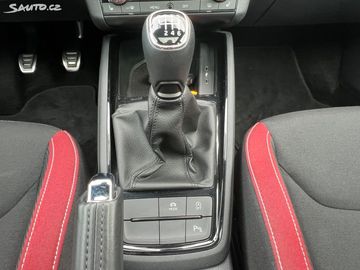 Car image 32