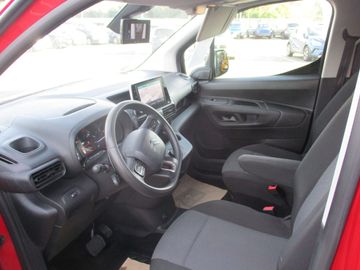 Car image 15