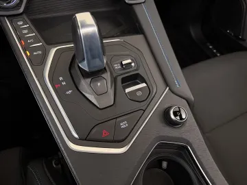 Car image 38