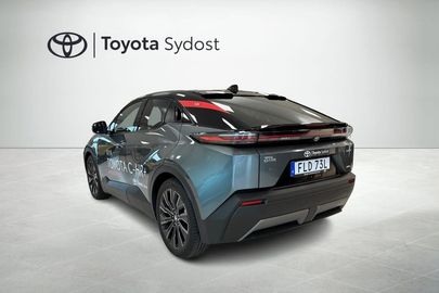 Car image 4