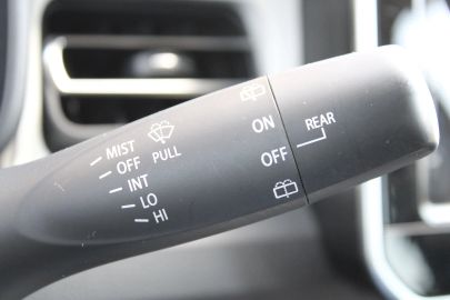 Car image 29