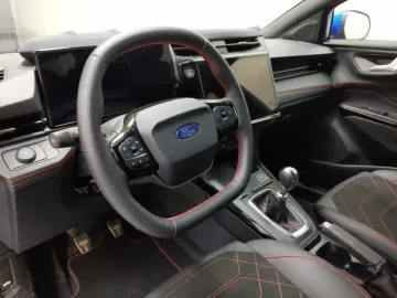 Car image 30