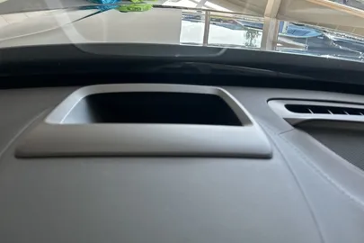 Car image 34