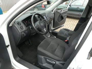 Car image 35