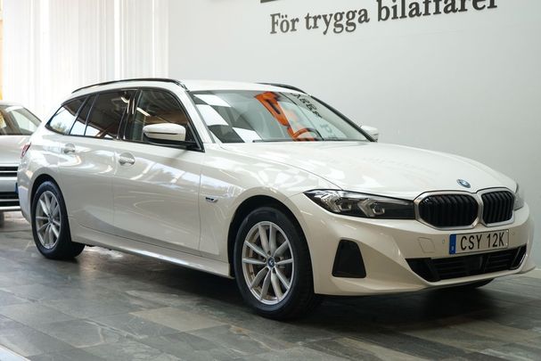 BMW 330e Touring xDrive 216 kW image number 1