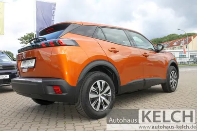 Car image 3