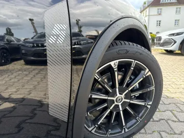 Car image 35