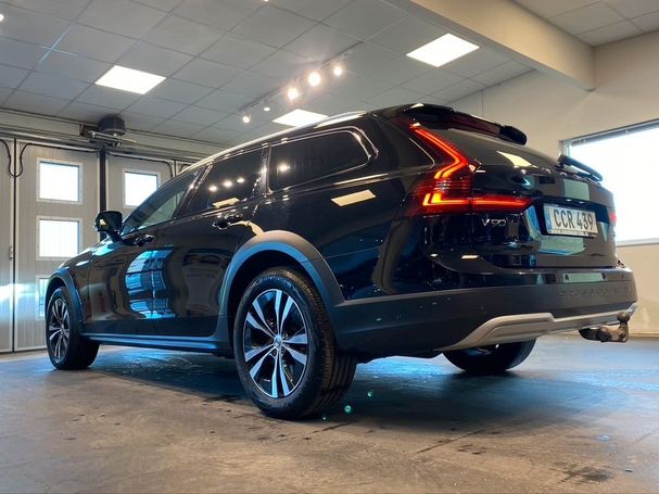 Volvo V90 Cross Country B4 AWD 146 kW image number 4