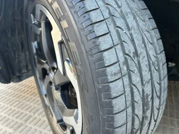 Car image 30