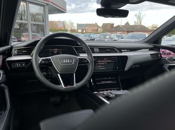 Car image 36