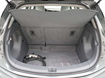 Car image 38