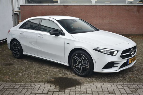 Mercedes-Benz A 250 e PHEV 160 kW image number 2