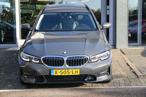 BMW 330 Touring 185 kW image number 2