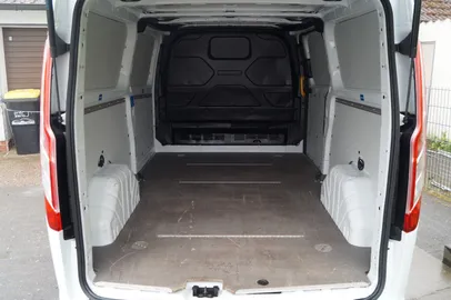 Car image 22