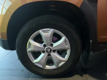 Car image 36