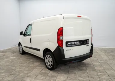 Car image 24