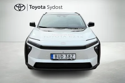 Car image 2