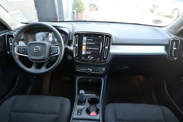 Volvo XC40 D3 AWD Momentum 110 kW image number 16