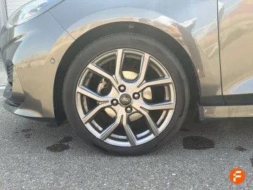 Car image 24