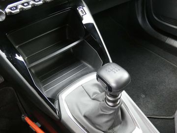 Car image 31