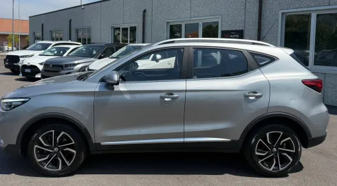 Car image 5
