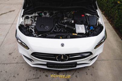 Car image 30