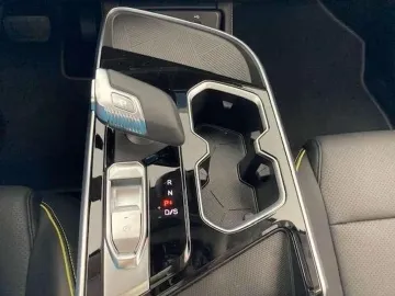 Car image 33