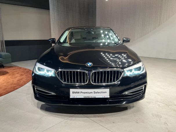 BMW 520d xDrive Luxury Line 140 kW image number 2