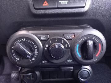 Car image 40