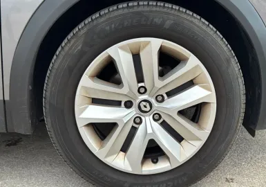 Car image 27