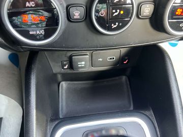 Car image 30