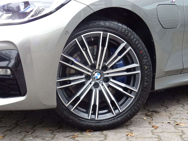 BMW 330 e M Sport 215 kW image number 5