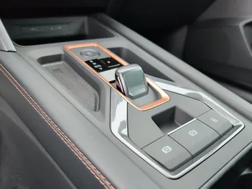 Car image 44