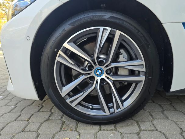 BMW i4 eDrive40 250 kW image number 10