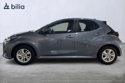 Car image 4