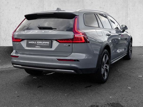 Volvo V60 Cross Country AWD B4 145 kW image number 3