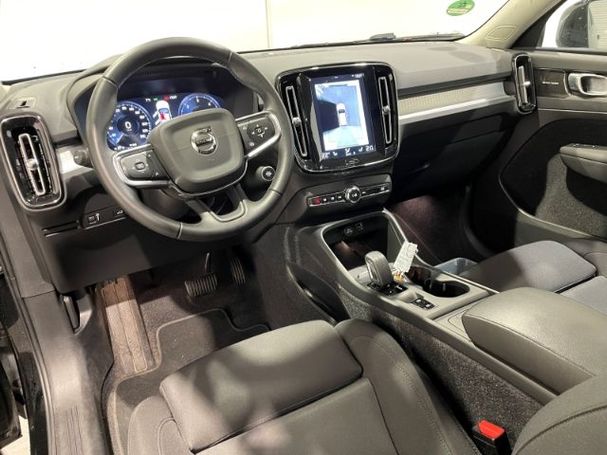 Volvo XC40 D3 Momentum Pro 110 kW image number 5