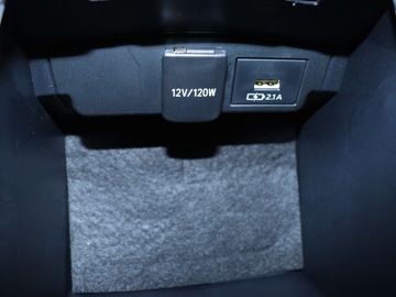 Car image 40