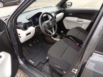 Car image 10