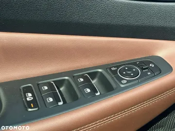 Car image 38
