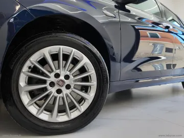 Car image 38